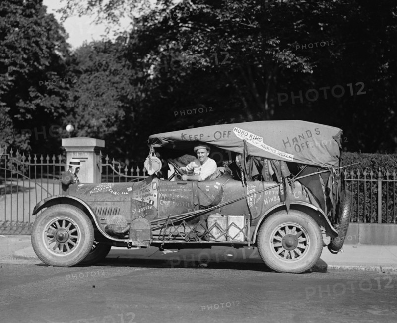 Jeff Davis Sedan with tarpaulin in DC 1924