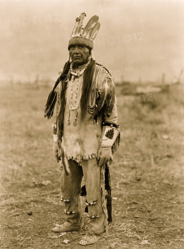 Klamath in costume 1923