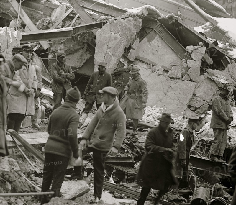 Knickerbocker Theatre in Washington DC collapse from the weight of snow 1922