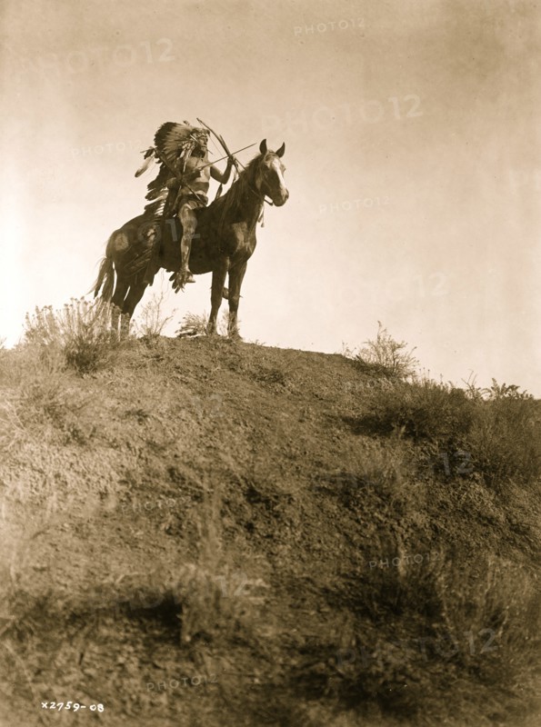 Ready for the charge--Apsaroke 1908
