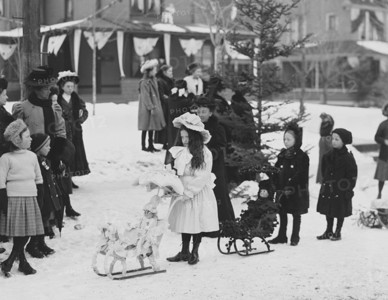 Midwinter carnival, children's parade, doll sleds 1909