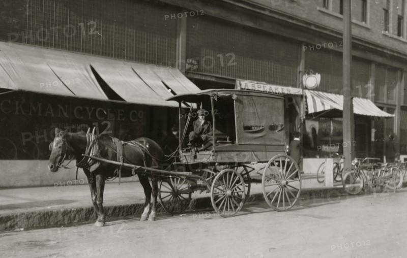 Mini Newsboy in LA 1916