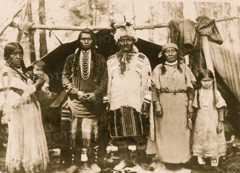 Indian Joe and family 1902