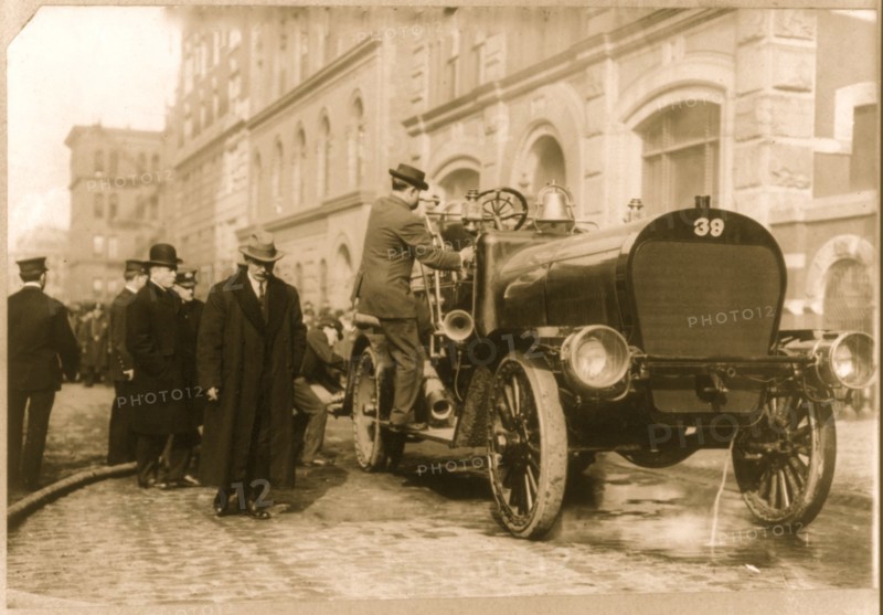 New motor fire engine, New York City, and Chief Kenlon