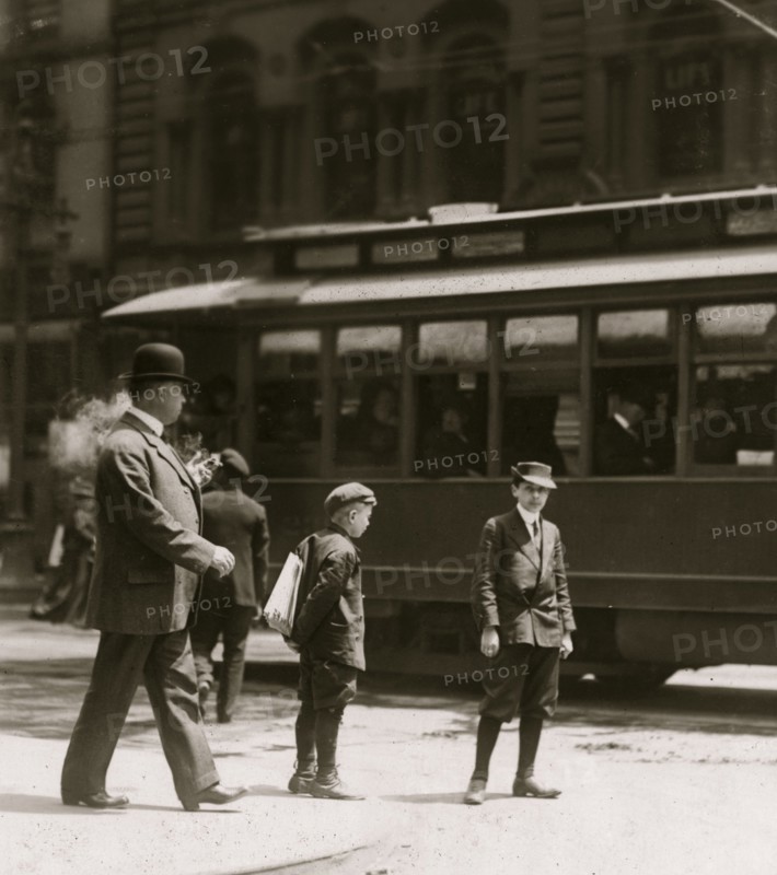 Newsboys in St. Louis 1910