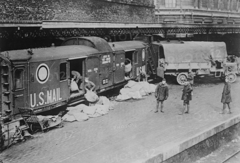 Paris to Coblenz Mail Train loaded by US Doughboys 1918