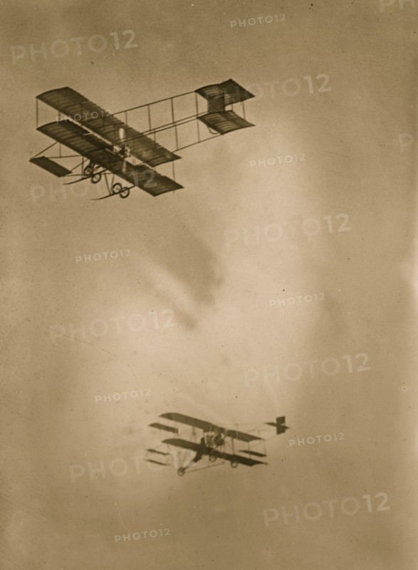 Paulhan and Hamilton aeroplanes in flight, Los Angeles 1910