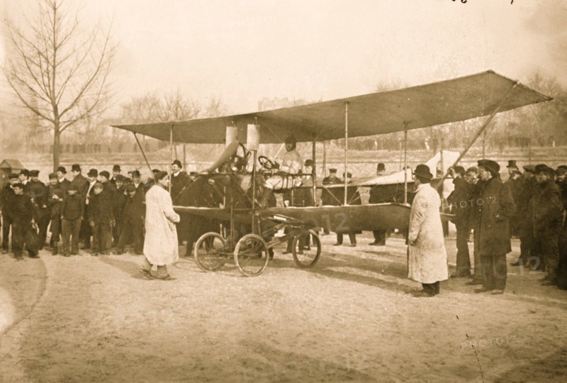 Pischoff aeroplane trying for Deutsch prize 1900