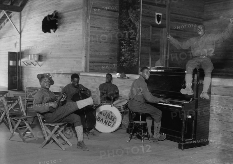 Jazzing in the Polar Reaches 1925