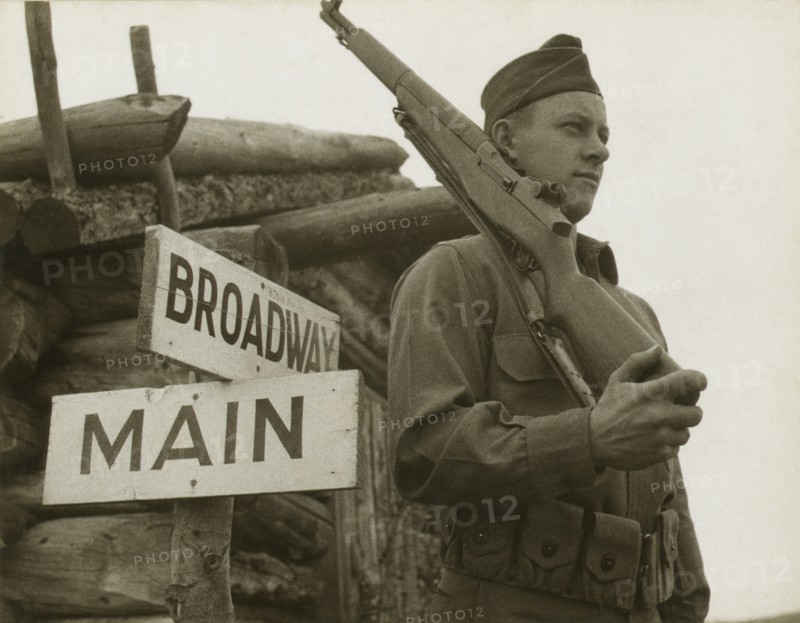 Broadway comes the European Theatre in World War II 1942