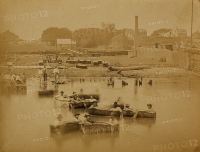 Raft of blanket boats ferrying field soldiers across the Potomac River 1863
