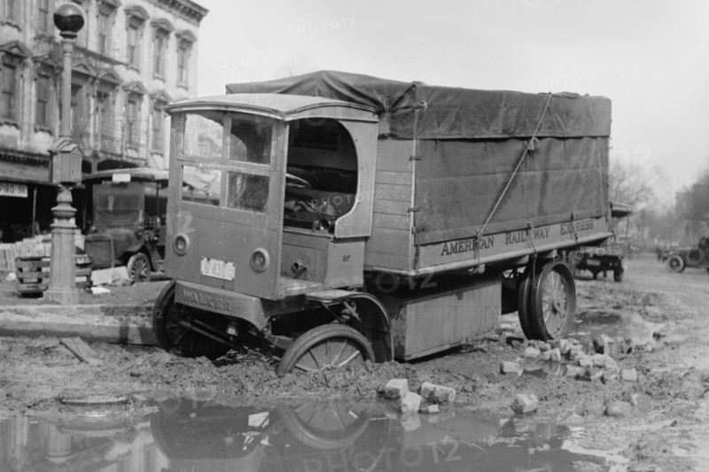 Railway Express Truck Muddle in Ditch 1921