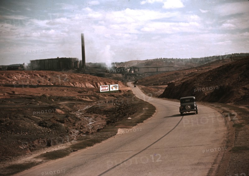 Copper mining and sulfuric acid plant, Copperhill], Tenn. 1939