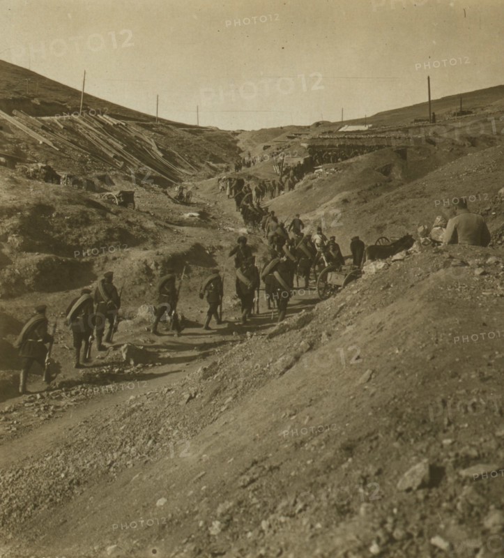 Russians advancing to take the place of fallen comrades  1905