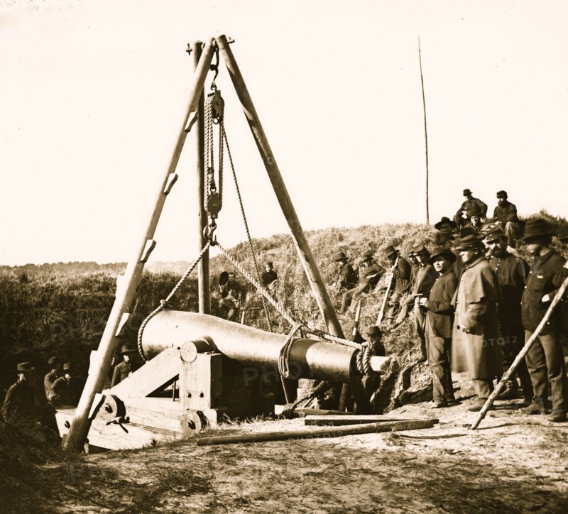 Savannah, Ga., vicinity. Army engineers removing 8-inch Columbiad gun from Fort McAllister 1864