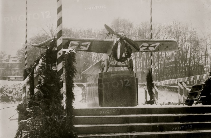 Taube Memorial, Gotha
