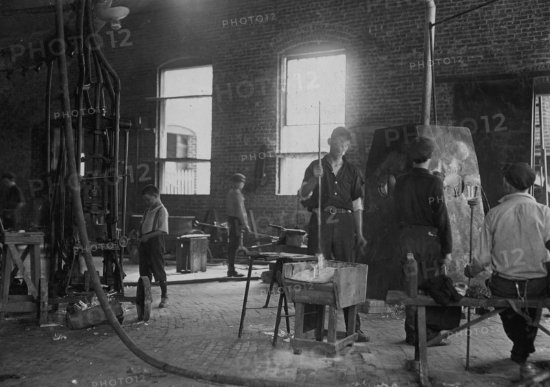 Upton Stopper Co., Morgantown, W. Va. Plenty of Small Boys  1908