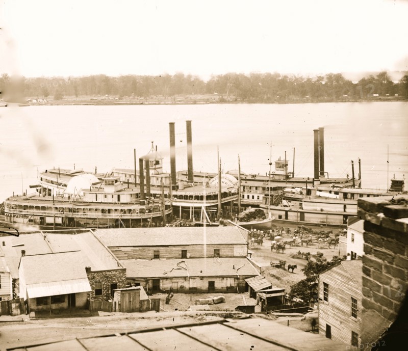Vicksburg, Miss. Levee and steamboats 1863