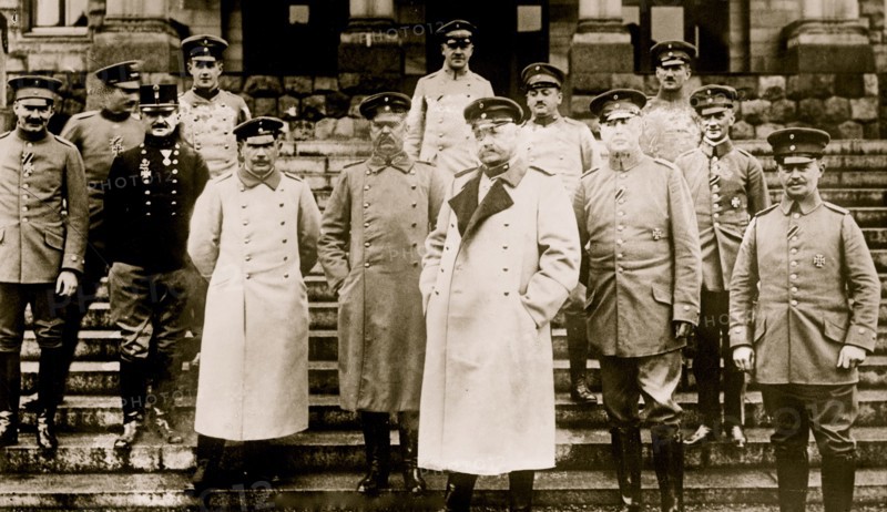 Von Hindenburg and staff