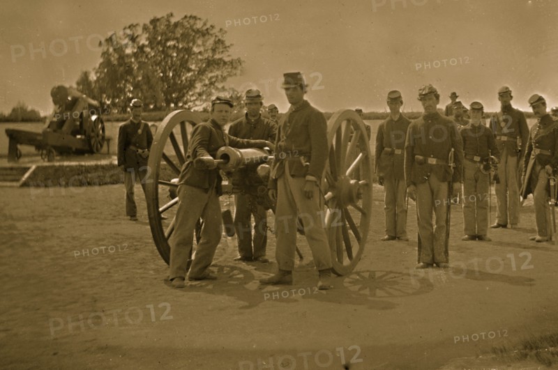 Washington, District of Columbia. Artillery group 3d Regiment Mass. H. Art. Fort Totten 1864