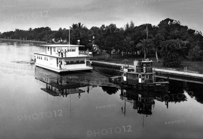 Fort Myers, Florida: Waiting for the Storm