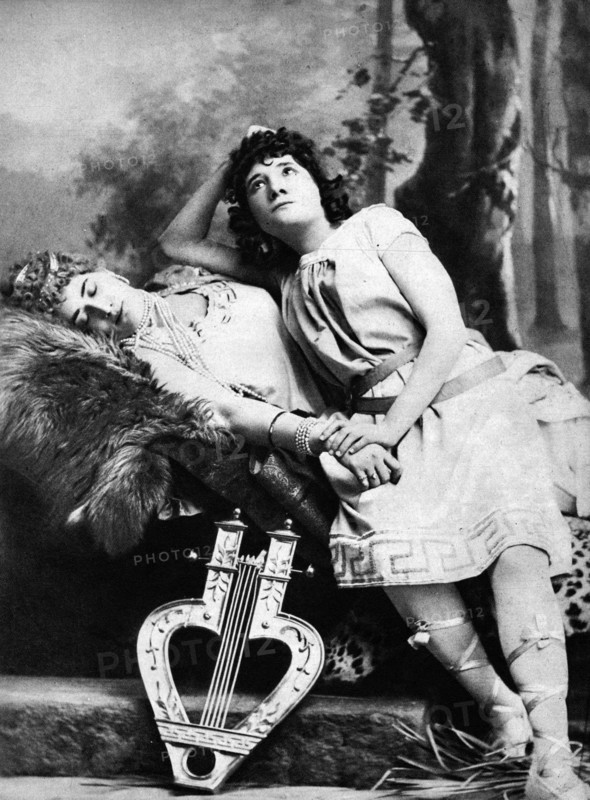 Sofia and Giulia Ravogli 1890