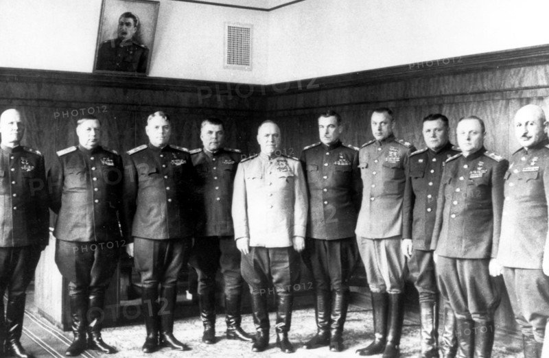 Front commanders at the end of great patriotic war (1941-1945), from right to left: i,s, konev, f,i, tolbukhin, a,m, vasileysky, r,y, malinovsky, g,k, zhukov, l,n, govorov, k,k, rokossovsky, a,i, yeremenko, k,a, meretskov and i,h, bagramyan.