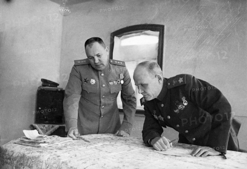 Colonel general m, zakharov (left), chief of staff of the second ukrainian front, and marshall i, konev laying plans for the encirclement of the germans prior to the battle of korsun-shevchenkovsky in 1944, world war 2.