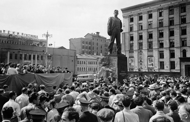 A crowd at the unveiling ceremony of a monument dedicated to vladimir mayakovsky in moscow, july 29, 1958, the monument was made by sculptor a, kibalnikov.