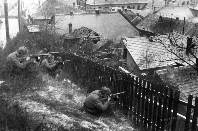 World war 2, 3rd ukrainian front, street fighting in budapest, hungary, january 1945.