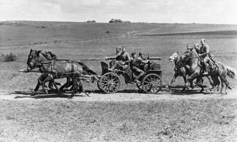 A red army cavalry unit with machine-gun carriages on the march, june 1942.