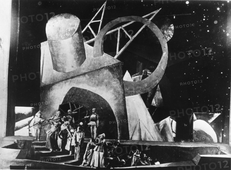 Les soirs' by emile verhaeren, staged by v, meyerhold and bebutov at the first rsfsr theatre, art director: v, dmitriev, premiered november 7, 1920, ussr.