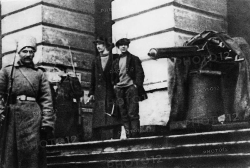 Guns defending the smolny in petrograd, the headquarters of the great october socialist revolution of 1917.