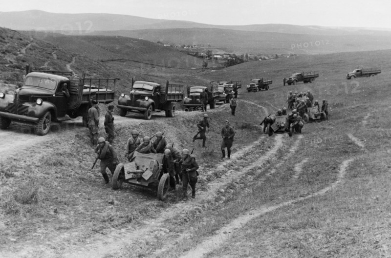 Soviet anti-tank guns taking up a firing position in the northern caucasus in september 1942, the trucks are american, sent as part of the lend-lease program.