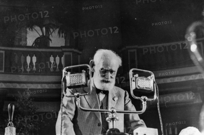 Professor ivan pavlov opening the 16th physiologists congress at the uritsky palace in leningrad, august 1935.
