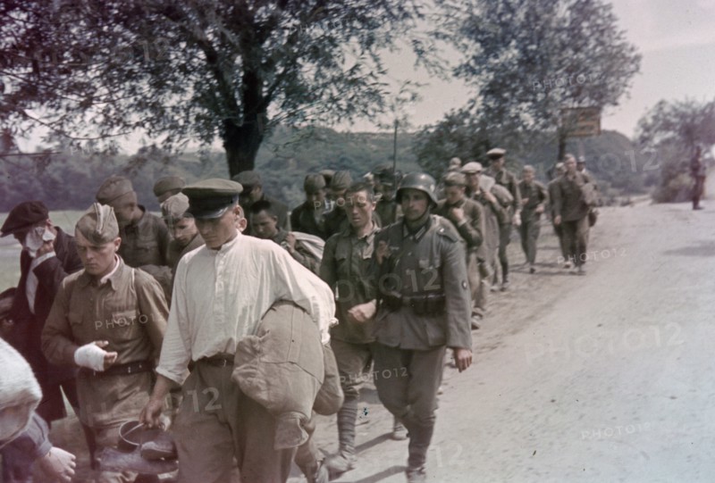Photo taken by german soldier,  soviet p,o,w,'s taken in, presumably the first summer after the july invasion.