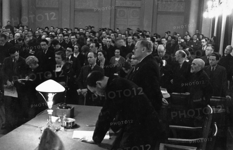 Walter duranty (front row, center), public prosecutor vyshinski is standing and a,j cummings, news chronicle is to his right, metro-vickers show trials, april 12 - 19, 1933.
