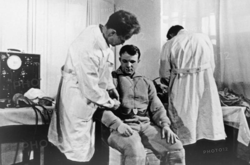Cosmonaut yuri gagarin undergoing a medical exam prior to his space flight, 1961.