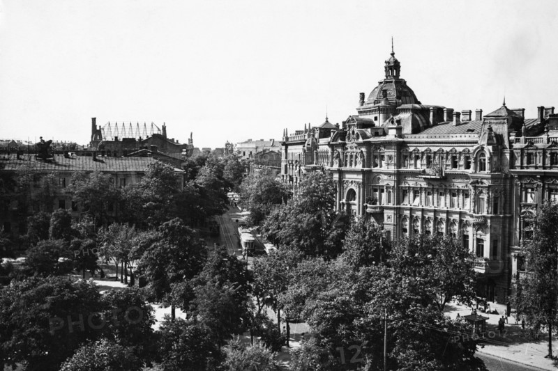 Sadovaya (orchard) street in odessa, ukrainian ssr, late 1940s.