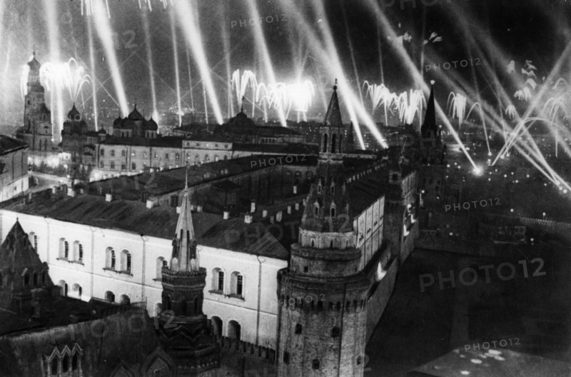 Fireworks over the kremlin in moscow during the massive ve day celebration at the end of world war 2, may 9, 1945.