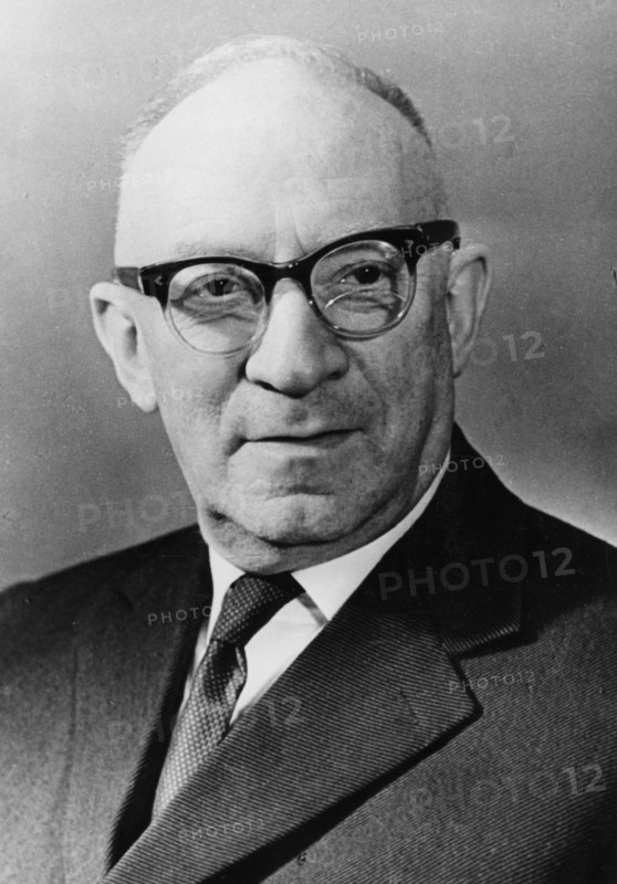 Soviet economist, professor yevsei liberman, of the economic engineering institute of kharkov, ussr, september 1964.