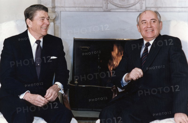 Mikhail gorbachev meeting with united states president, ronald reagan in the white house on december 8, 1987.