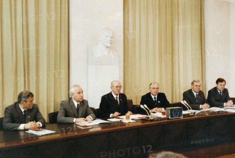 Yuri andropov, mikhail gorbachev, g,v, romannov, m,v, zemyanin, i,v, kapitonov, and n,i, ryzhkov meet with the communist party vetean members at the cpsu central committee in moscow on august 15, 1983.