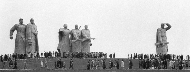 Memorial to twenty eight heroes-panfilovtsy (panfilov rifle regiment), moscow region near dubosekovo razyezd, ussr, 1979.