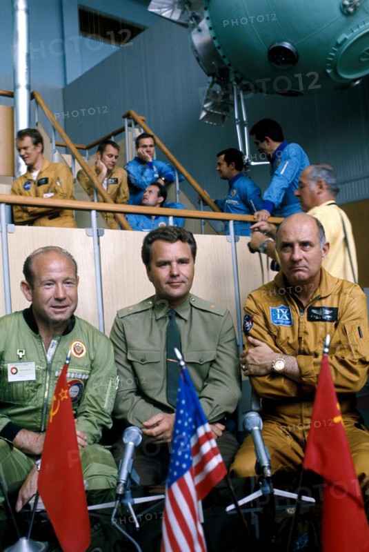 1975, soyuz-apollo mission, head of soyuz crew alexei leonov (left), shatalov, thomas stafford (apollo team leader) at soviet training center.
