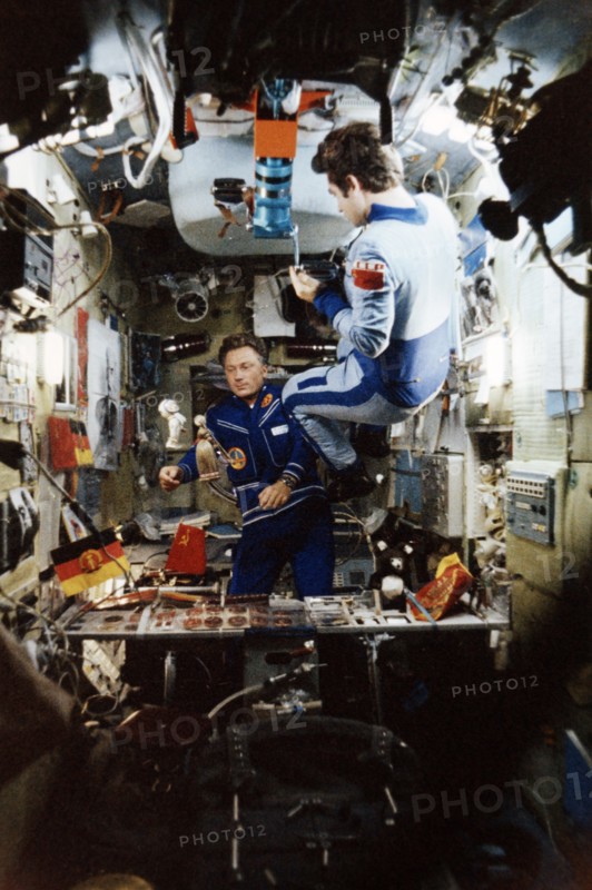 Cosmonauts vladimir kovalyonok (soyuz 29, right) and sigmund jahn from the gdr (soyuz 31) aboard the salyut 6 space station, august 1978.