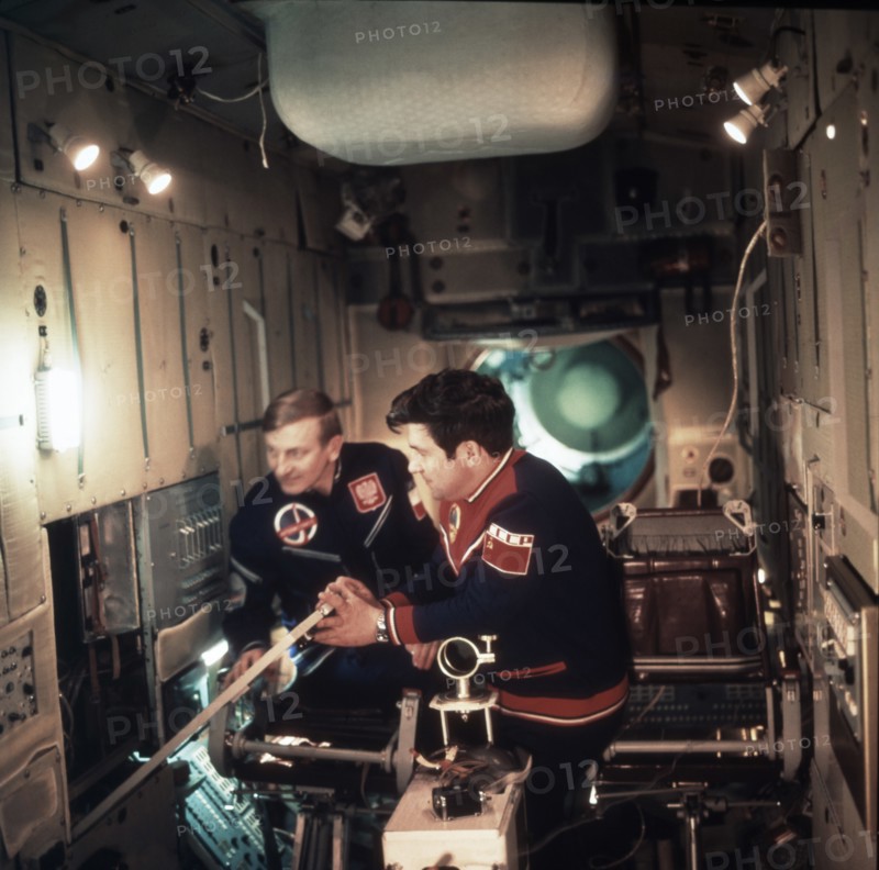 Soyuz 30, cosmonauts miroslaw hermaszewski (poland) and pyotr klimuk training, 1978.