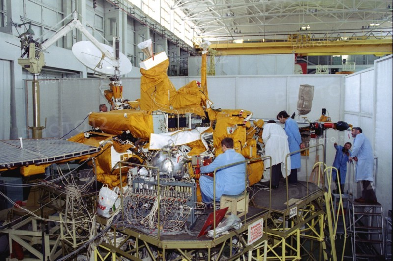 The largest russian firm for s/c and space system creation is developing a space complex for studying mars 'mars-96'