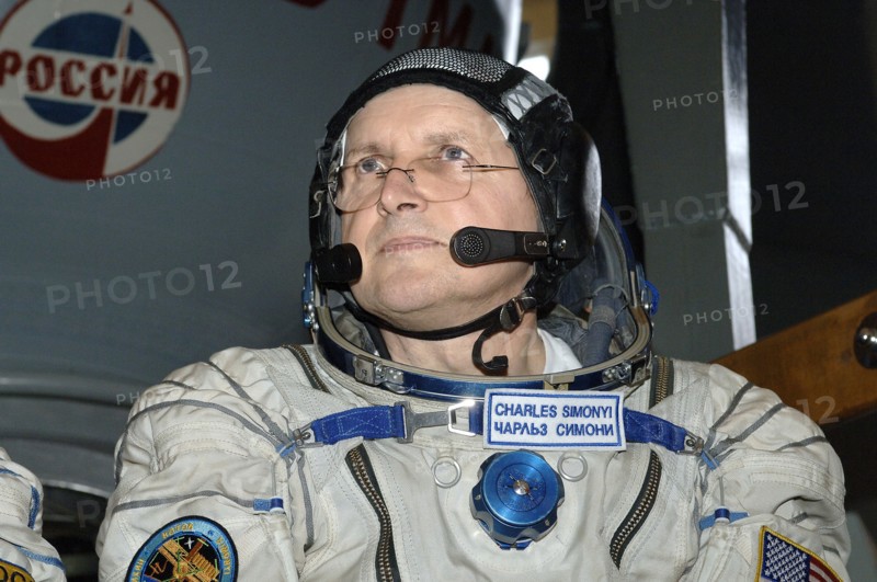 Moscow region, russia, march 20, 2007, spaceflight participant (fifth space tourist) charles simonyi takes a final exam at the gagarin russian state science research cosmonaut training centre in star city.