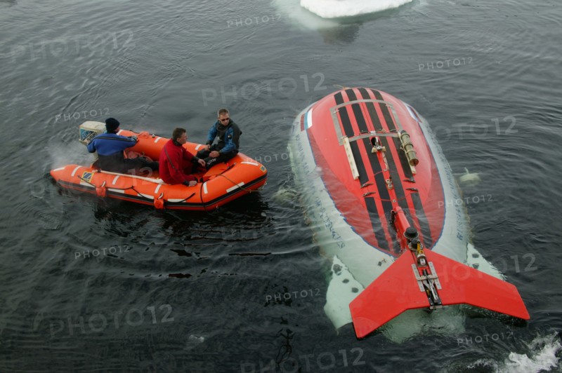 Arctic ocean, august 8, 2007, mir-1 submersible is being descent from the akademik fedorov research ship during the russian polar expedition 'arctic-2007'.